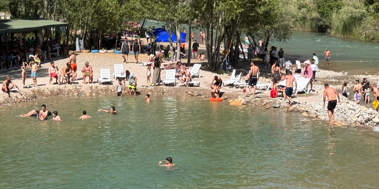 Tunceli’ye Son Bir Haftada Nüfusun Yarısı Kadar Araç, İki Katına Yakın Turist Geldi