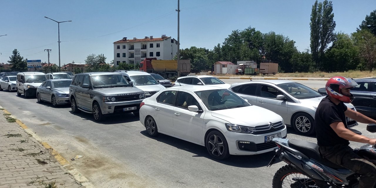Kurban Bayramı Tatili Dönüşünde Afyonkarahisar'daki Kara Yollarında Yoğunluk Oluştu