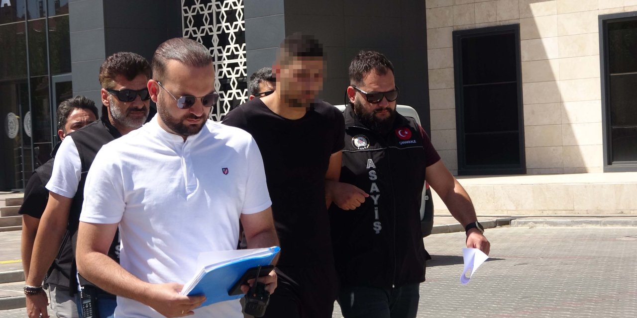 Kayınpederini Bıçaklayarak Öldürüp, Eşi Ve 3 Yakınını Yaraladı