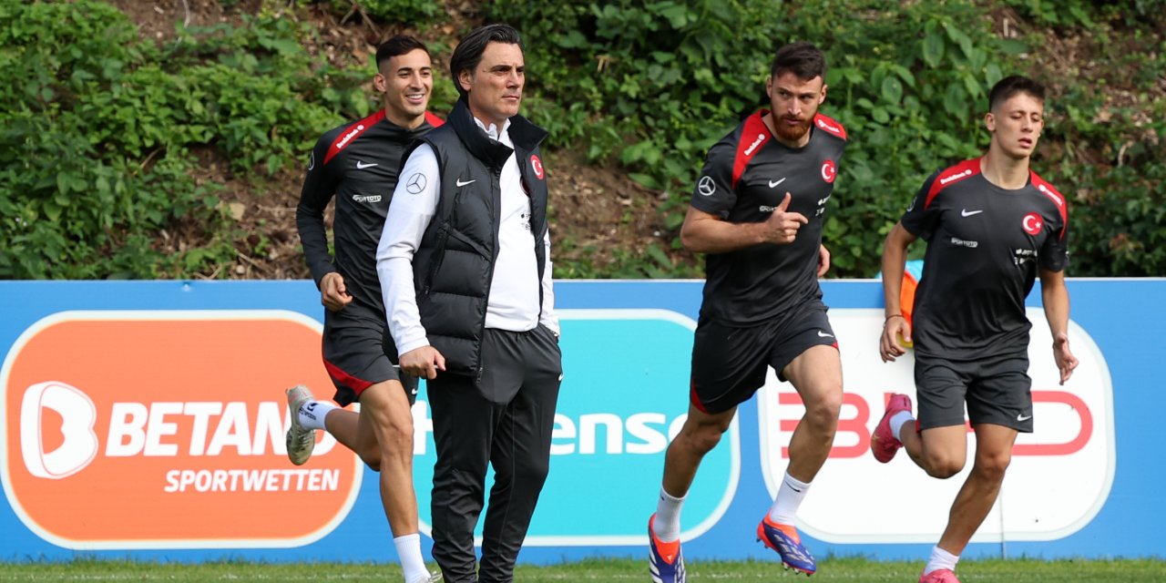 Milli Takımda, İrfan Can Kahveci İlk Bölümde Takımla Çalıştı