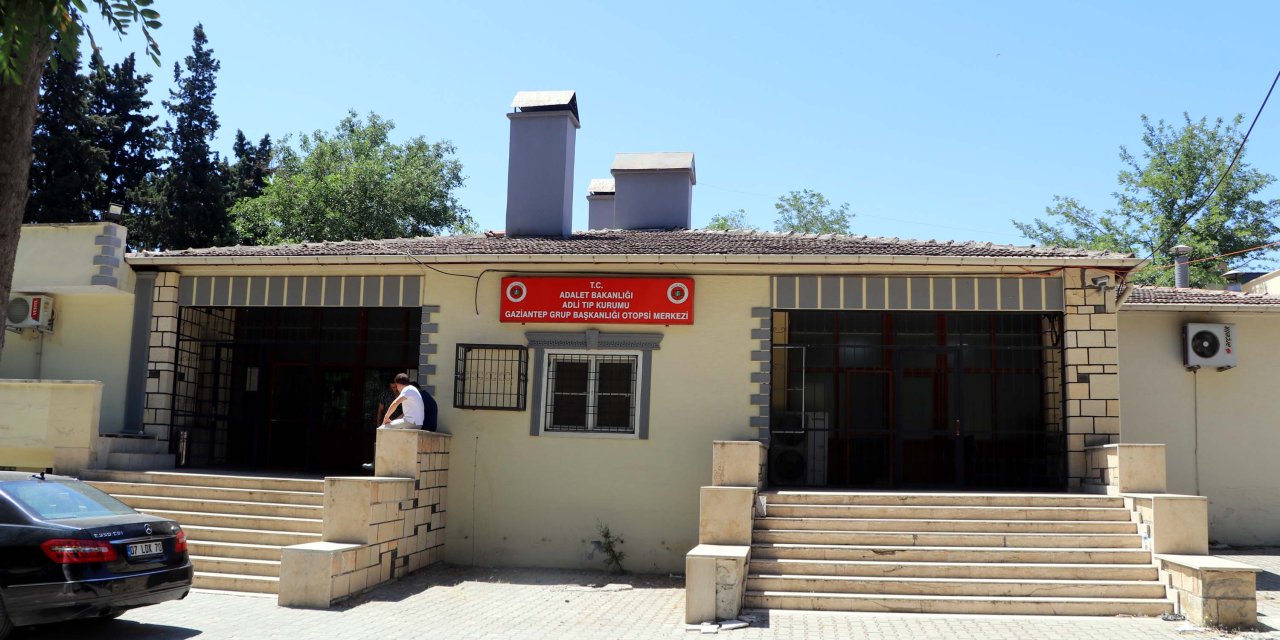 Sokak Ortasında Tartıştığı Eşini Tabancayla Öldürdü