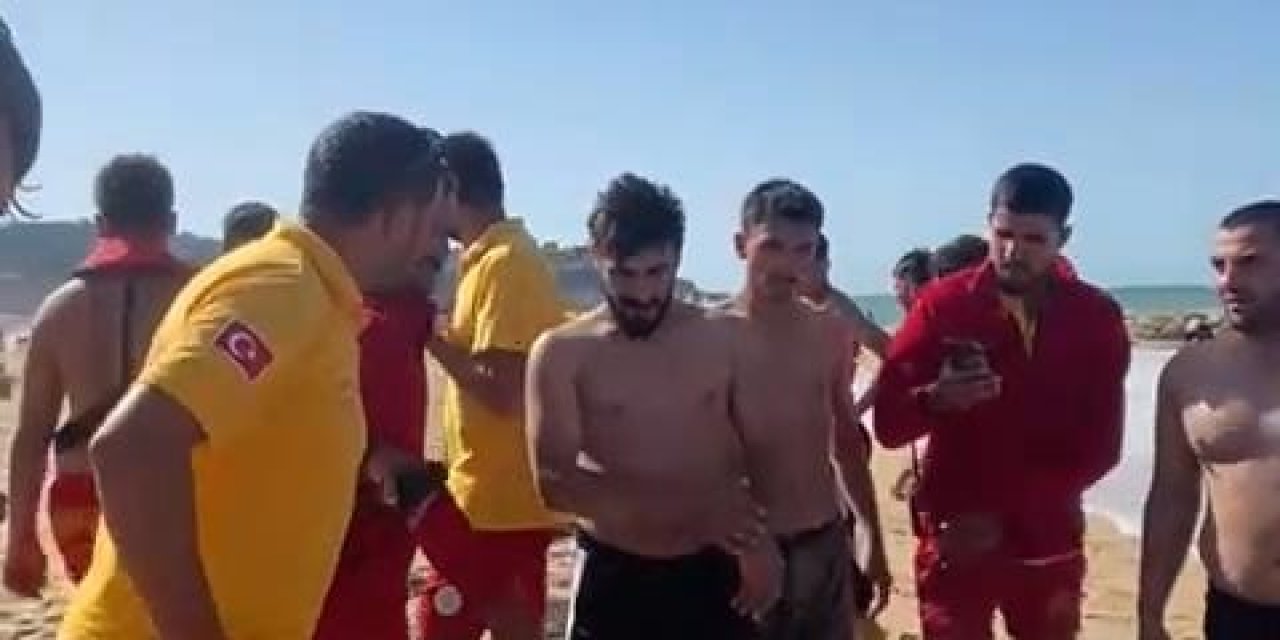 İstanbul-arnavutköy'de Yasağa Rağmen Denize Giren Genci Cankurtaranlar Kurtardı