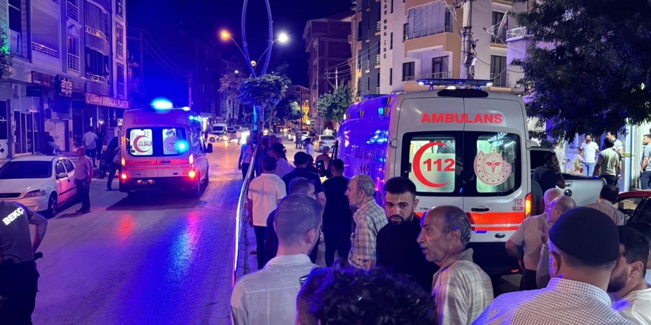 Elazığ'da Lokantada Yemek Yerken Silahlı Saldırıya Uğrayan 3 Kişi Yaralandı