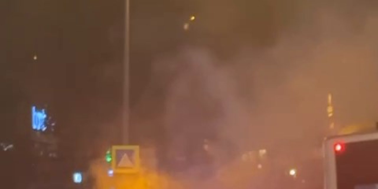 İstanbul - Arnavutköy'de Taraftarların Havai Fişekli Kutlamasında Ormanlık Alanda Ve Bazı Evlerin Çatılarında Yangın Çıktı; 5 Gözaltı