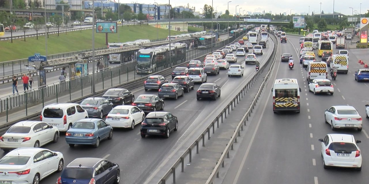 Bayram Tatili Sonrası İlk İş Gününde Trafik Yoğunluğu