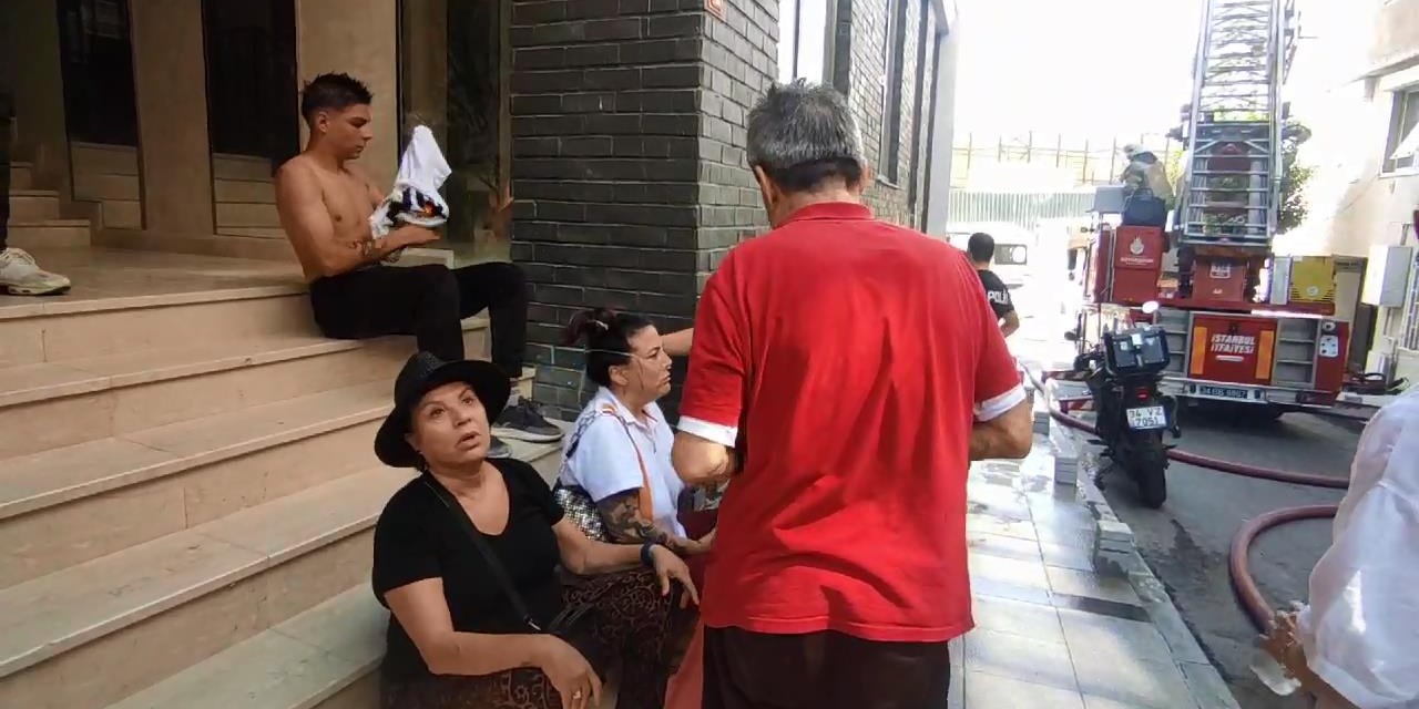 İstanbul-şişli'de 6 Katlı Binada Yangın, Mahsur Kalanlar Var-2 (Ek Görüntülerle Geniş Haber)