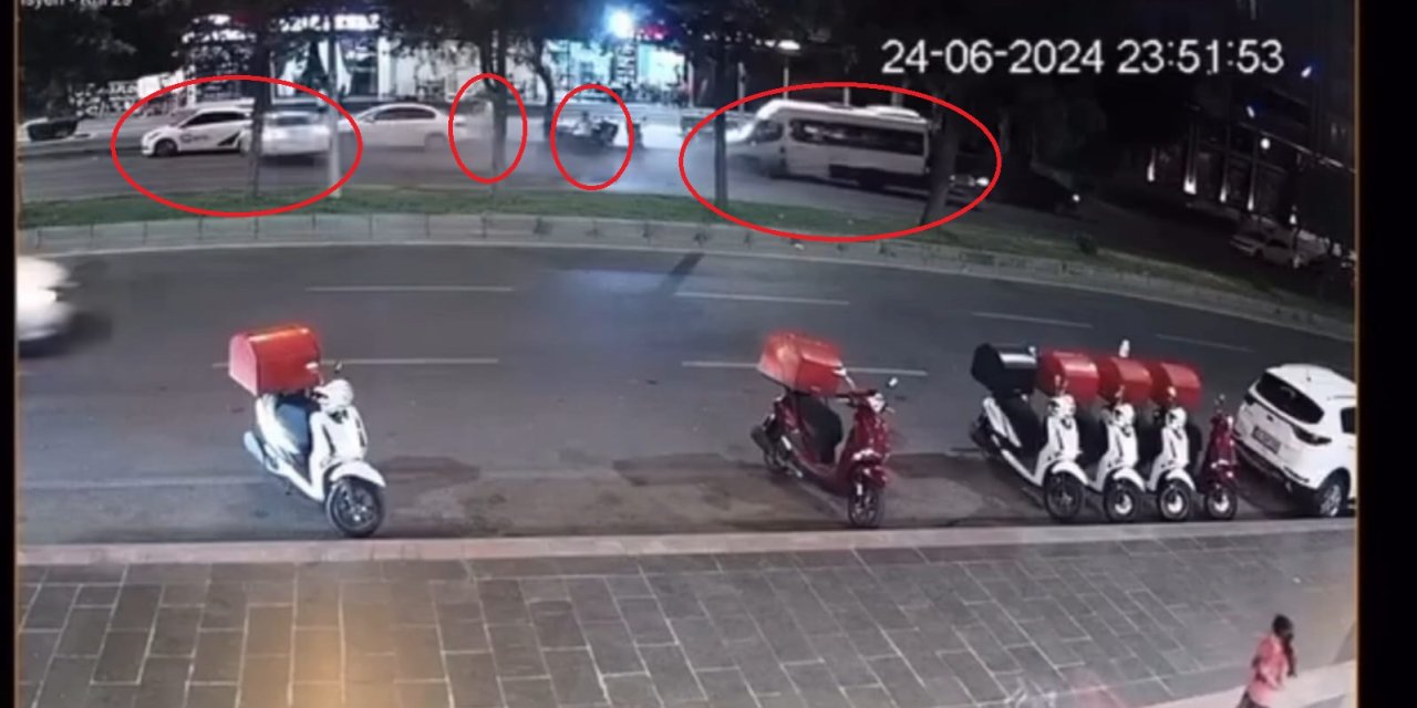 Park Halindeki Minibüs, Ezilmelerini Önledi; O Anlar Kamerada