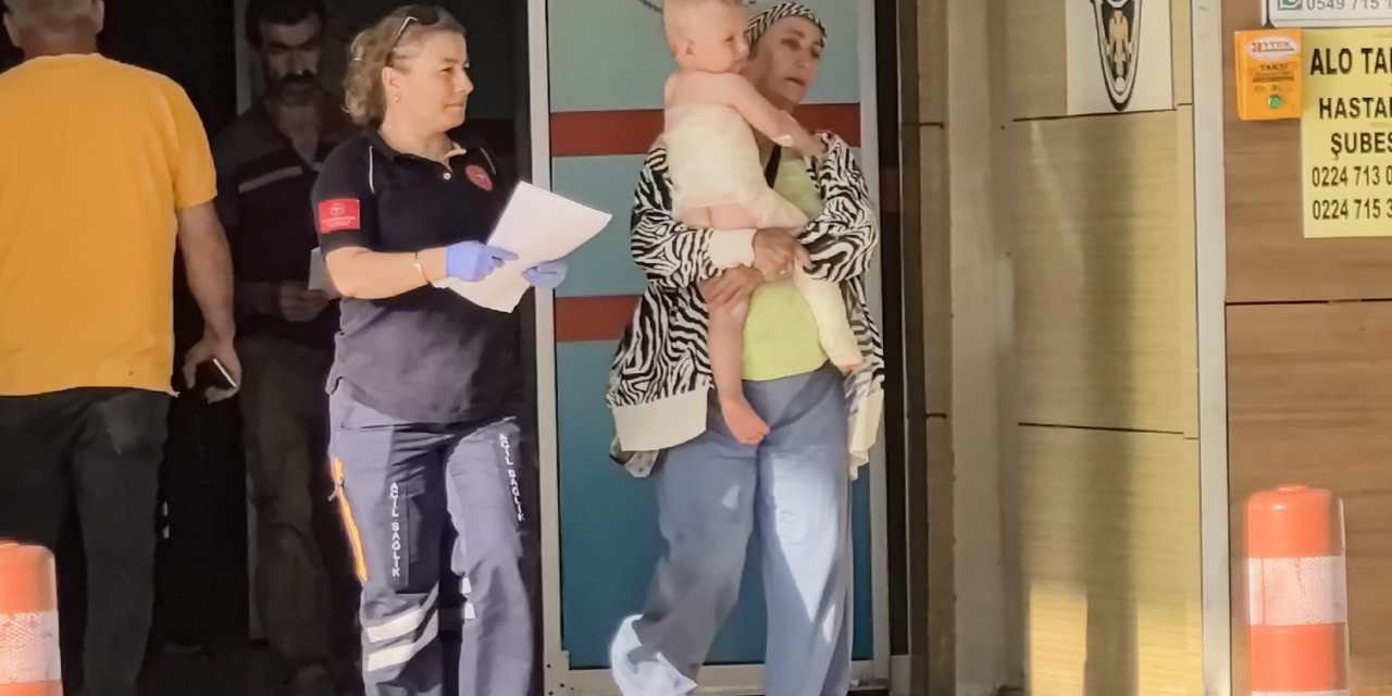 Çaydanlıktaki Kaynar Suyun Üzerine Devrildiği Kadir, Yaralandı