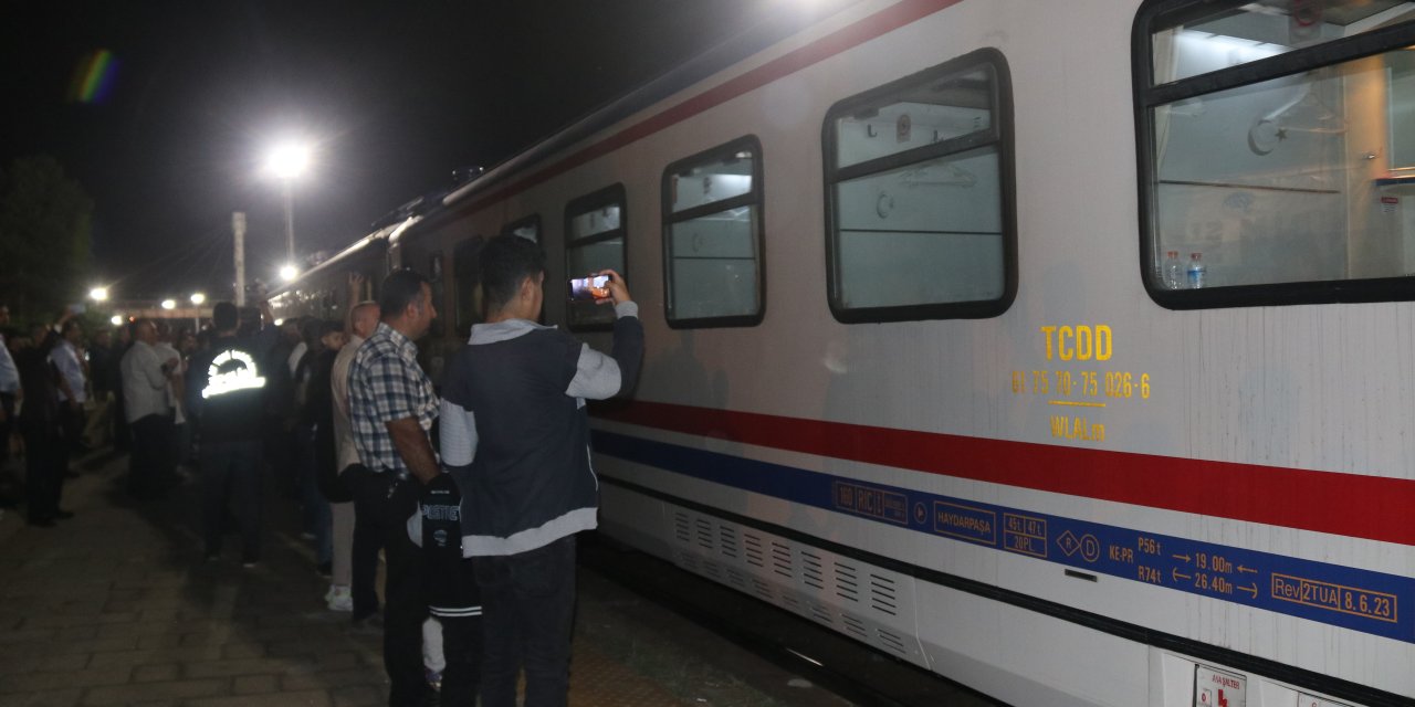 Ankara'dan Yola Çıkan 'Turistik Tatvan Treni' İlk Seferini Gerçekleştirdi