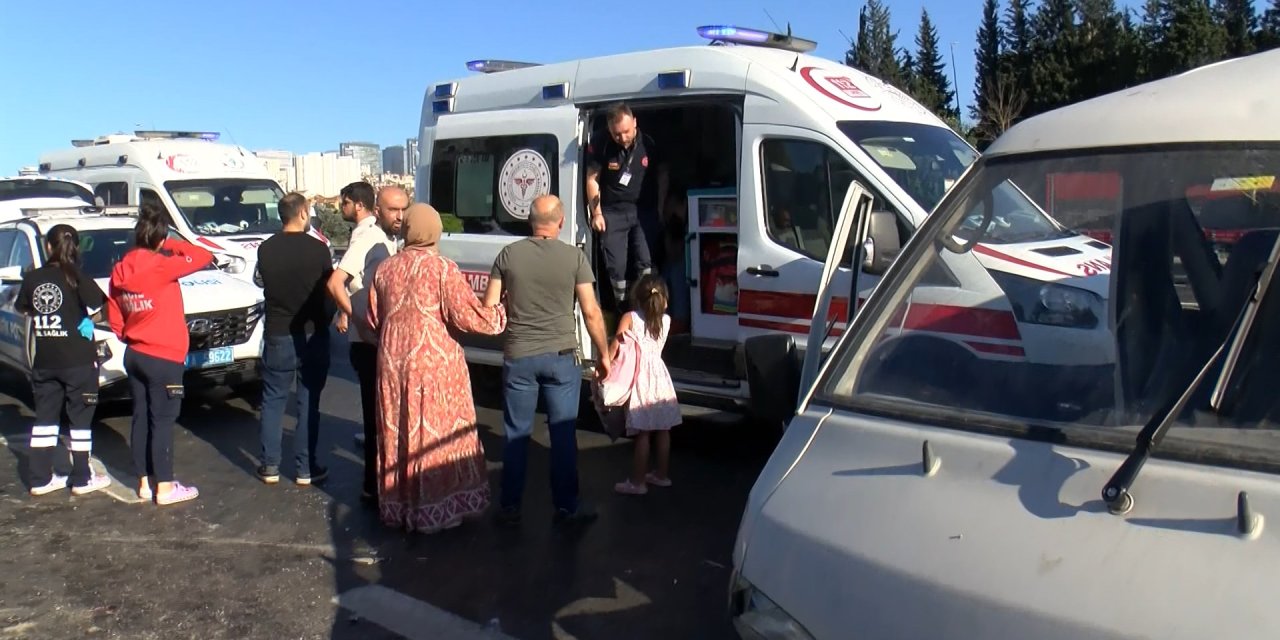 İstanbul - Tem Otoyolu'nda 10 Aracın Karıştığı Zincirleme Kaza; 5 Yaralı