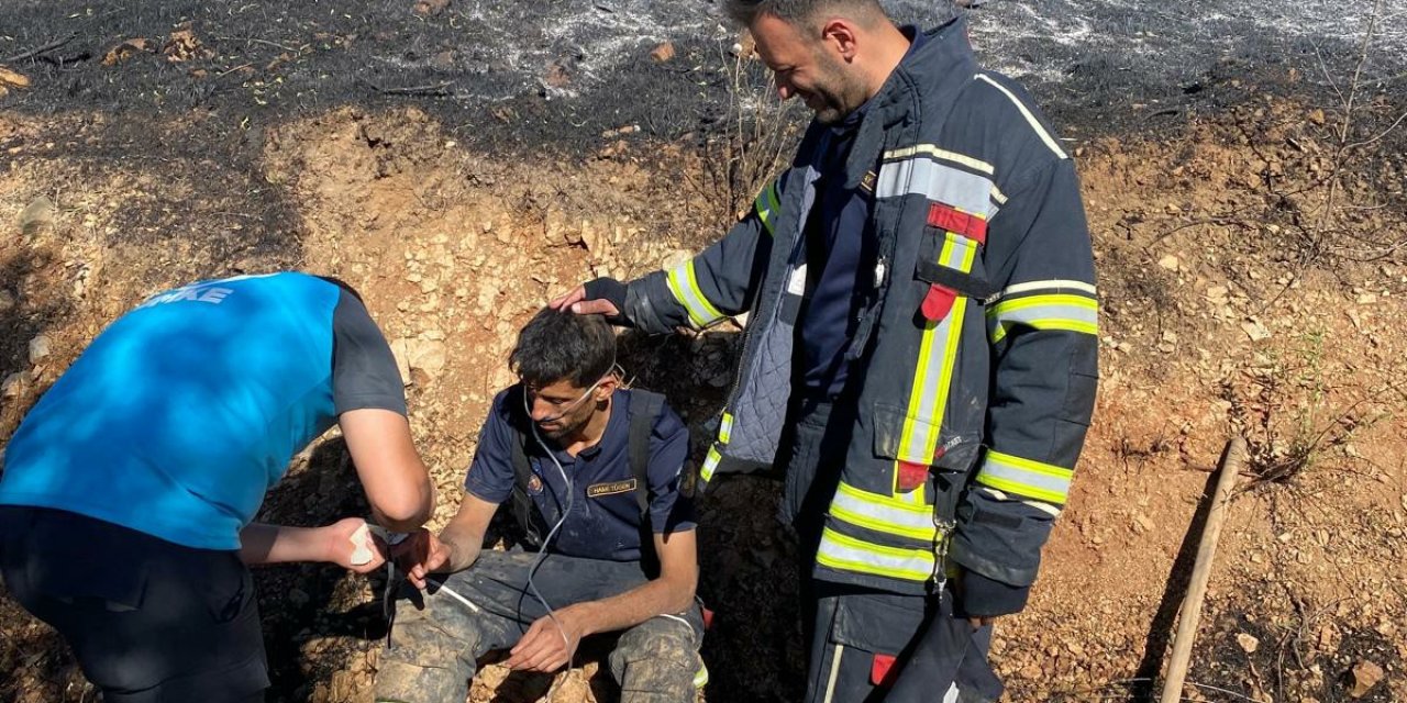 Elazığ’da Örtü Yangını; 1'i İtfaiye Personeli 5 Kişi Dumandan Etkilendi