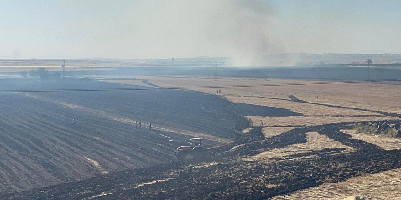 Diyarbakır'da Tarla Ve Anız Yangını 3 Saatte Kontrol Altına Alındı: 2 Yaralı