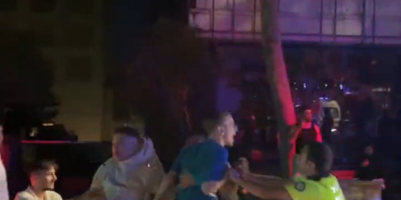 İstanbul- Kadıköy'de 2 Kişinin Yaralandığı Kaza Sonrası Çıkan Kavga Kamerada