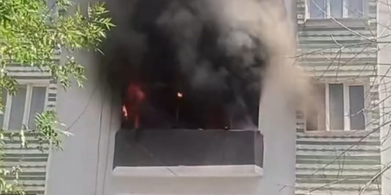 2'nci Kattaki Dairede Çıkan Yangında 5 Kişi Dumandan Etkilendi