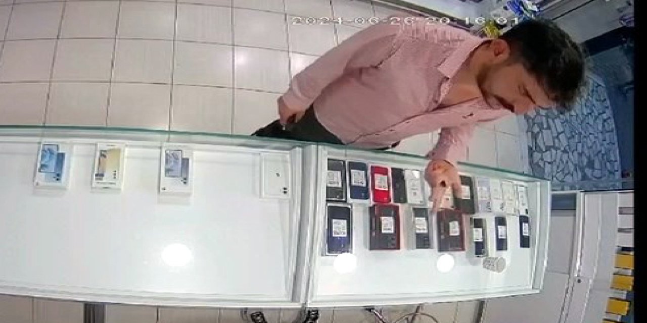 İstanbul- Avcılar'da Sahte 200 Dolarla Telefon Satın Alan Şüpheli Kamerada