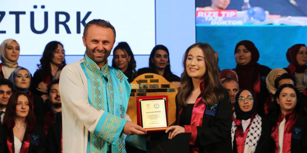 Recep Tayyip Erdoğan Üniversitesi Tıp Fakültesi Mezuniyet Töreni Büyük Bir Coşkuyla Gerçekleşti