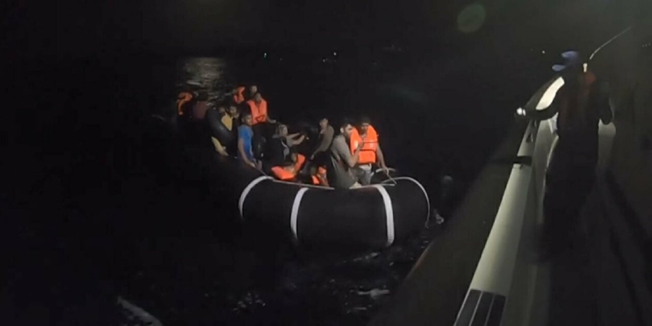 Çanakkale'de Yunanistan'ın Geri İttiği 34 Göçmen Kurtarıldı