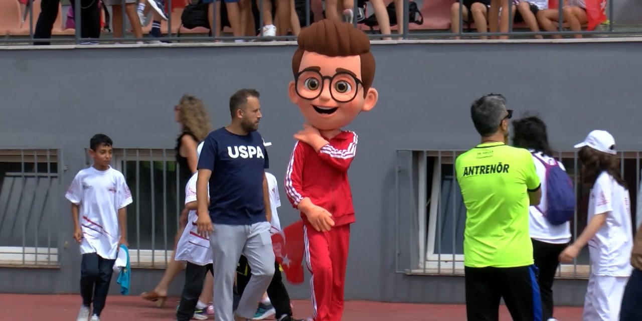 İstanbul - Bakan Bak: Bu Sene 50 Gençlik Kampımızda Yaklaşık 250 Bin Gencimizi Misafir Edeceğiz