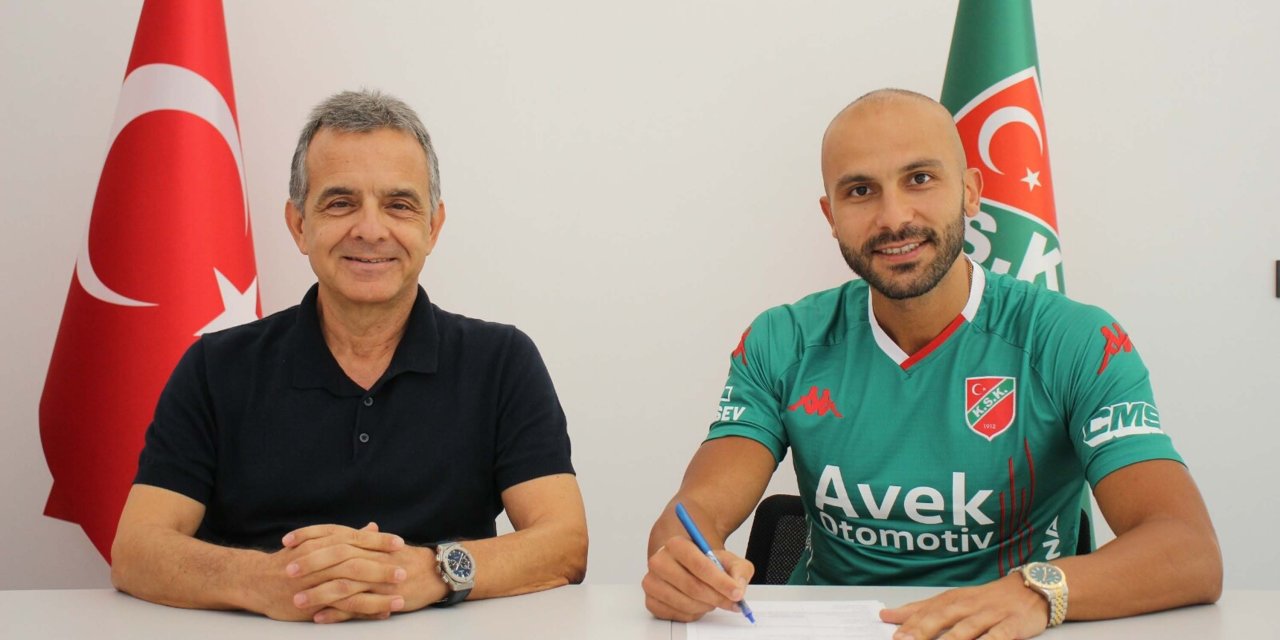 Karşıyaka'da İshak İmzayı Attı