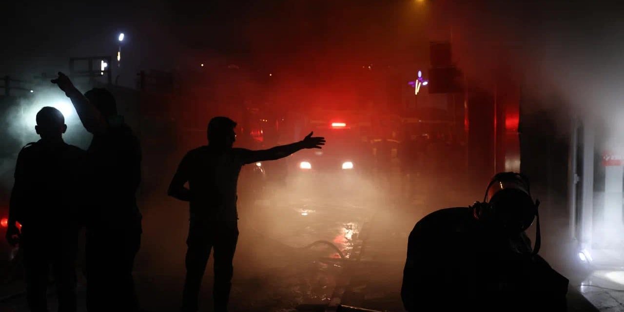 Tokat'ta, Apartmanın Alt Katındaki Elektrikçide Çıkan Yangın Korkuttu