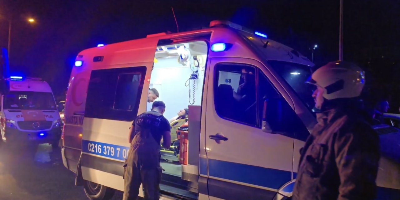 İstanbul - Kaza Yapan Alkollü Sürücü Yakınını Şoför Diye Tanıttı: İkisi De Gözaltına Alındı