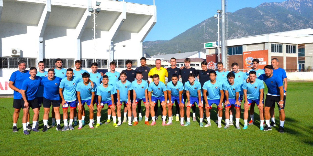 Fethiyespor Topbaşı Yaptı