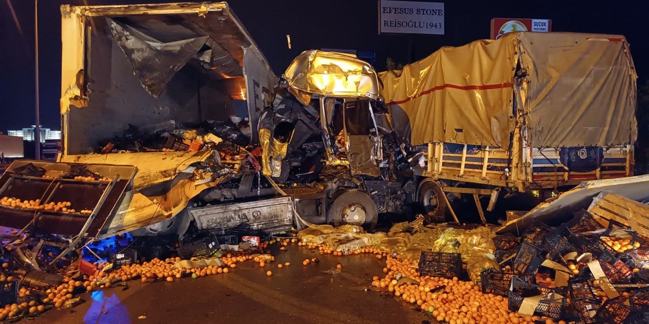 Yolcu Otobüsü İle Tır Çarpıştı: 14 Yaralı