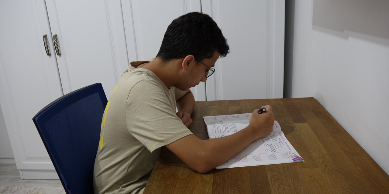 Lgs Şampiyonu Kaan’ın Hedefi Genetik Mühendisi Olmak