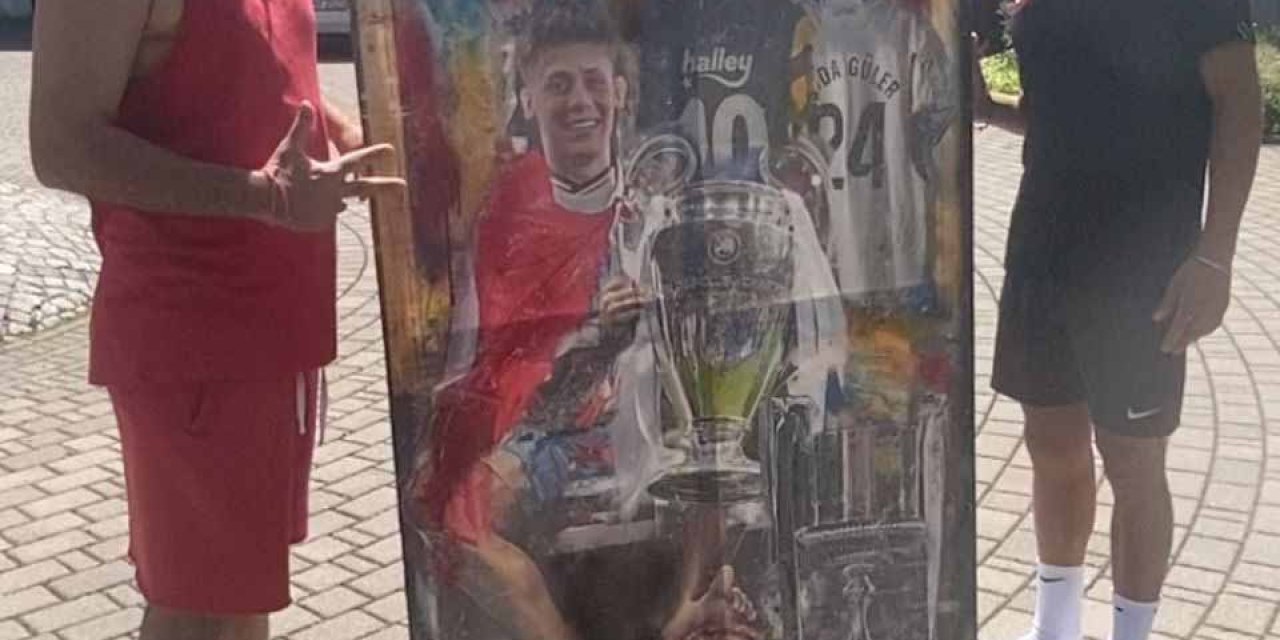 Türkiye’nin Yıldızları Arda Güler Ve Kenan Yıldız’a Özel Tablo Çalışması (Ek Bilgi Ve Foto)