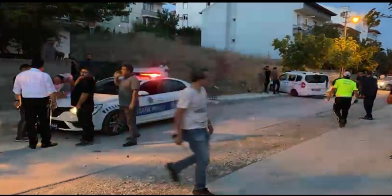 Çorum'da Polis Otosu İle Hafif Ticari Araç Çarpıştı: 2'si Polis 3 Yaralı