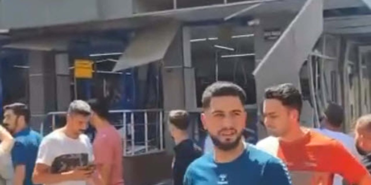 İzmir'de Unlu Mamuller İşletmesinde Patlama;  Yaralılar Var