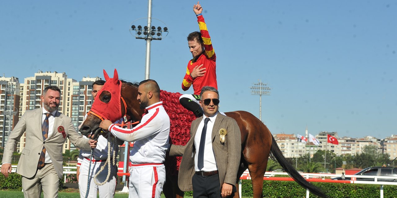 98. Gazi Koşusu'nun Ödül Töreni Yapıldı (Fotoğraf Eklendi)