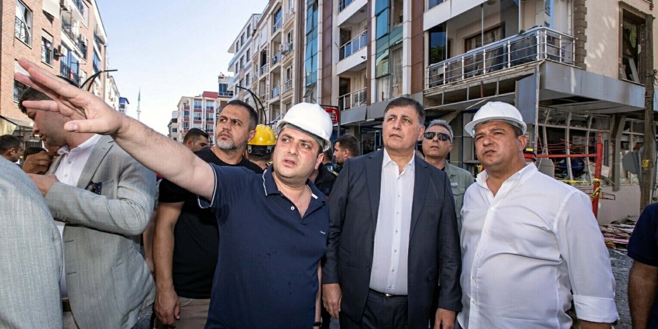 İzmir'de Şırdancıda Patlama: 5 Ölü, 63 Yaralı (8)