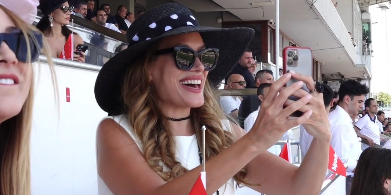 Ünlüler, 98. Gazi Koşusu’nu Hipodrom.com Locasından İzledi