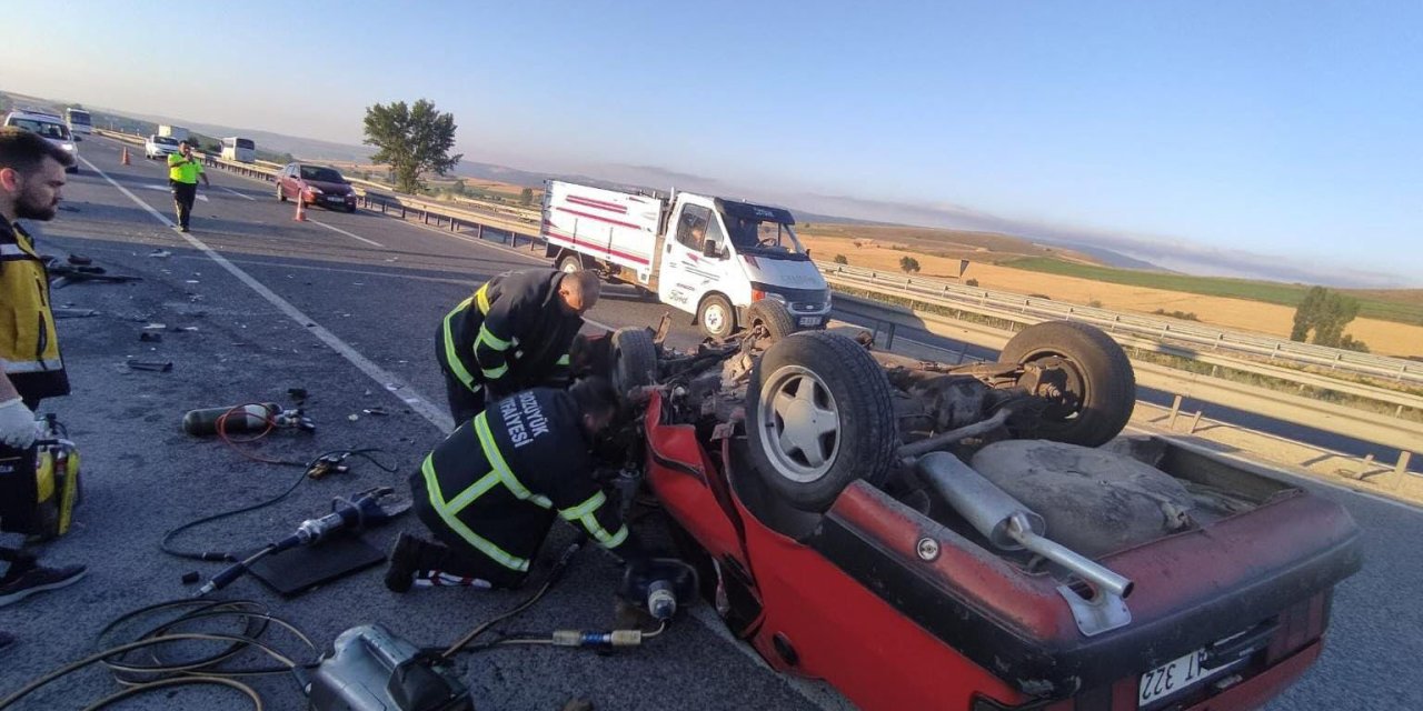 Bilecik'te Otomobil Takla Attı; 1 Ölü, 1 Yaralı