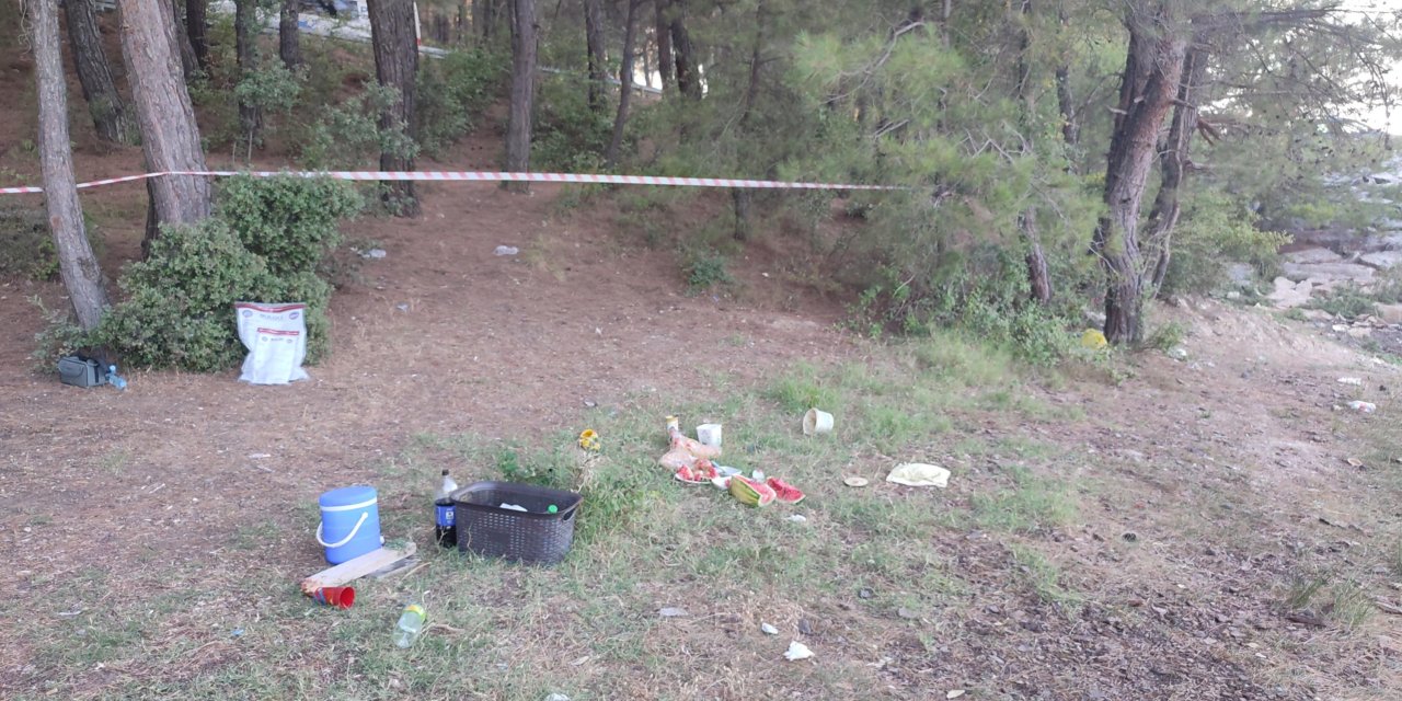 Suriye Uyruklu Anne Ve 2 Çocuğu Gölette Boğuldu; Olay Yerindeki Uyarı Tabelası Dikkati Çekti