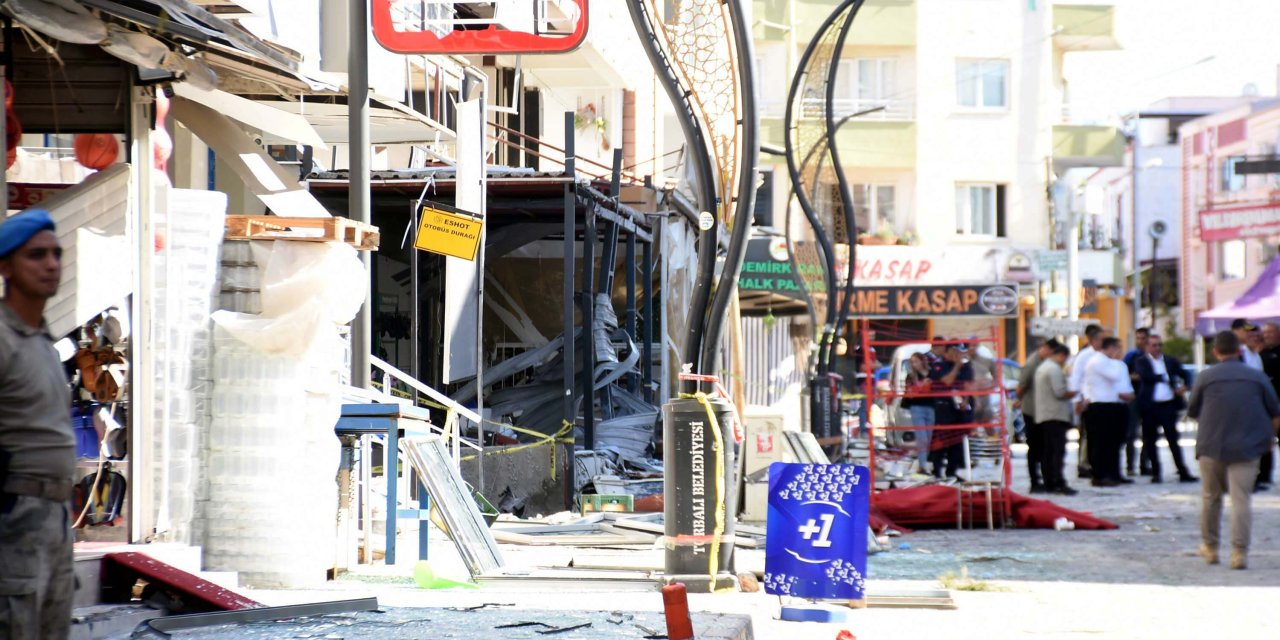 İzmir'deki Patlamanın Ardından Hasar Tespit Çalışmaları Başlatıldı