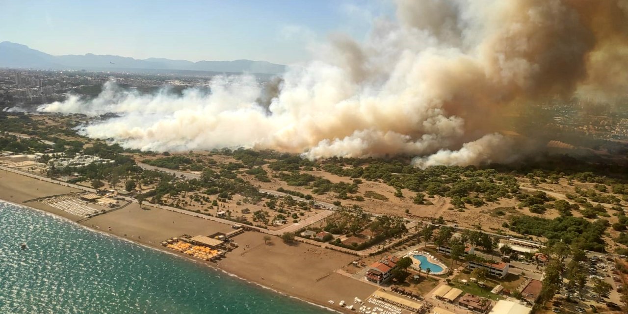Antalya'daki Orman Yangınında 30 Hektarlık Alan Zarar Gördü
