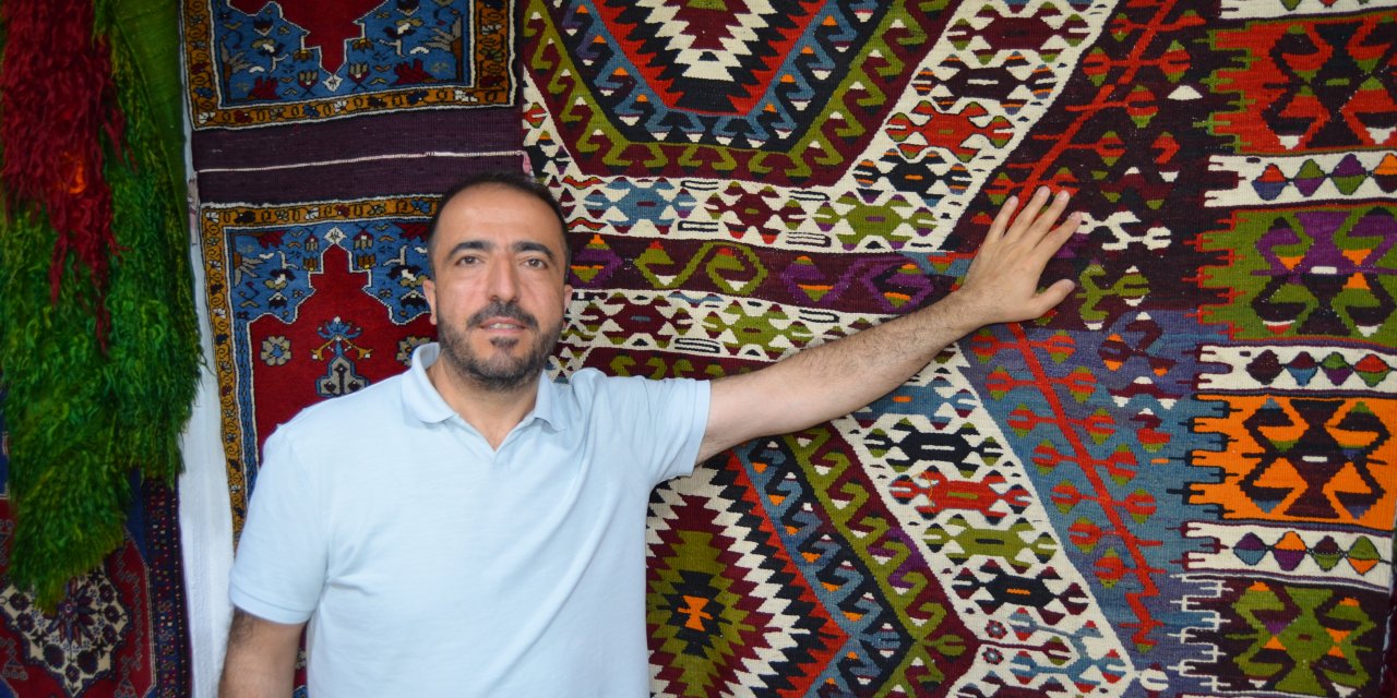 38 Yıldır Tarihi Halıları Onarıyor