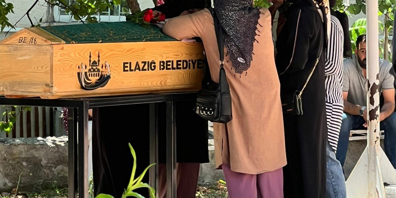 Eski Eşinin 10 Yerinden Bıçakladığı Yüsra, 1 Yıl Önce 'Ölüm Bize Ne Uzak, Bize Ne Yakın Ölüm' Paylaşımı Yapmış (2)