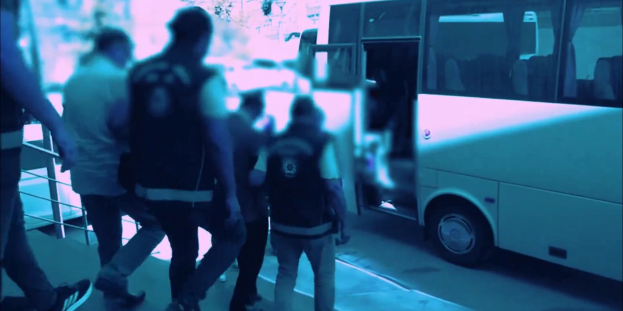 1 Haftada 149 Göçmen Kaçakçısı Ve 2 Bin 563 Düzensiz Göçmen Yakalandı