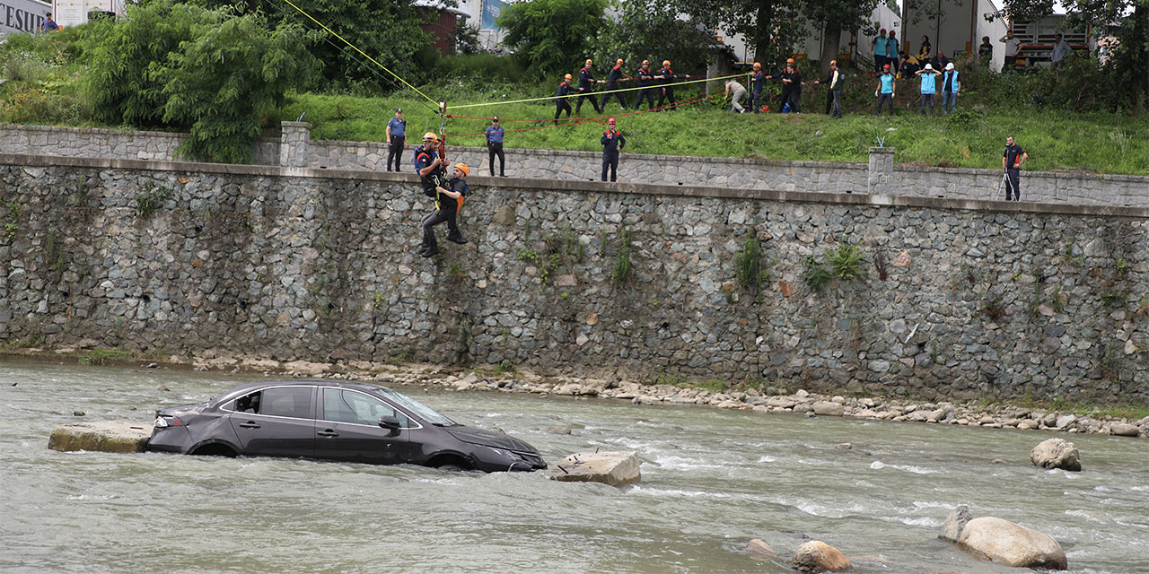 Rize'de 250 personelin katılımıyla sel ve heyelan tatbikatları gerçekleştirildi