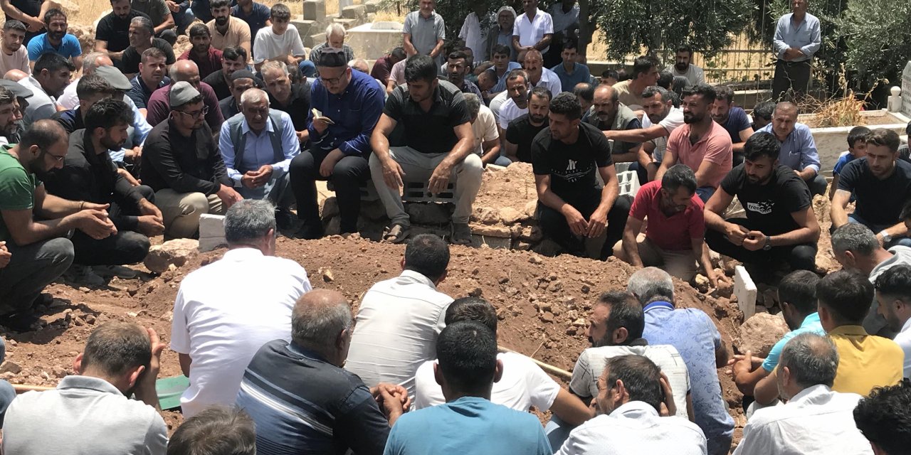 İzmir'deki Patlamada Ölen Ruken, Mardin'de Son Yolculuğuna Uğurlandı