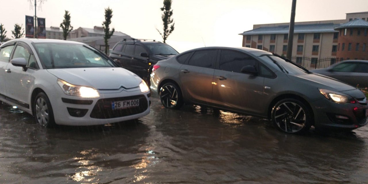 Erzurum’da Sağanak Sele Neden Oldu, Alt Geçitler Suyla Doldu
