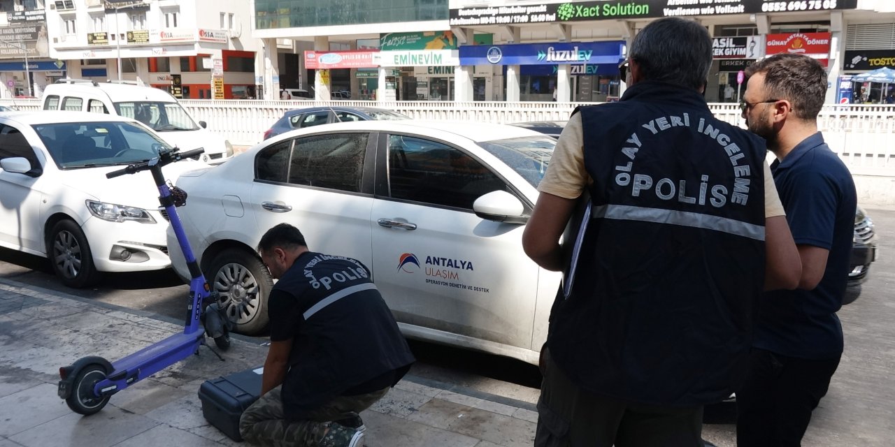 Kapısı Açık Unutulan Otomobildeki Para Dolu Torba Çalındı