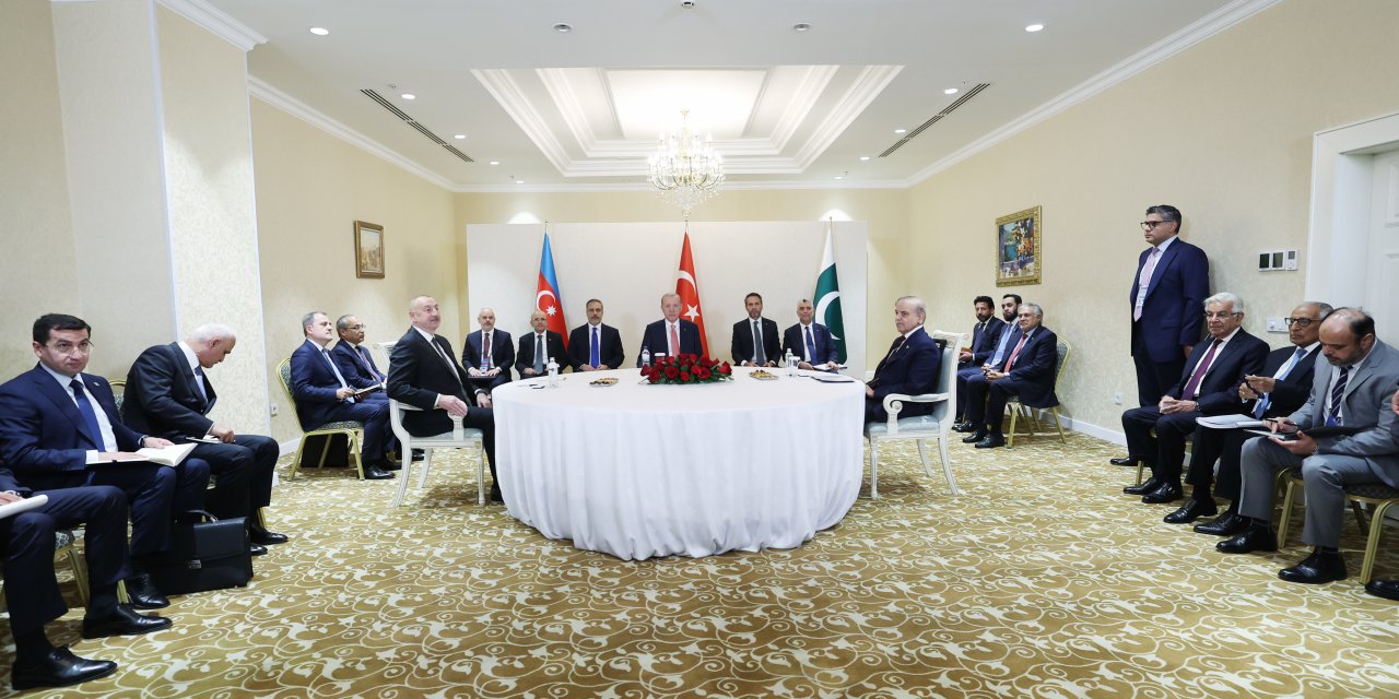 Cumhurbaşkanı Erdoğan, Türkiye-azerbaycan-pakistan Üçlü Görüşmesine Katıldı