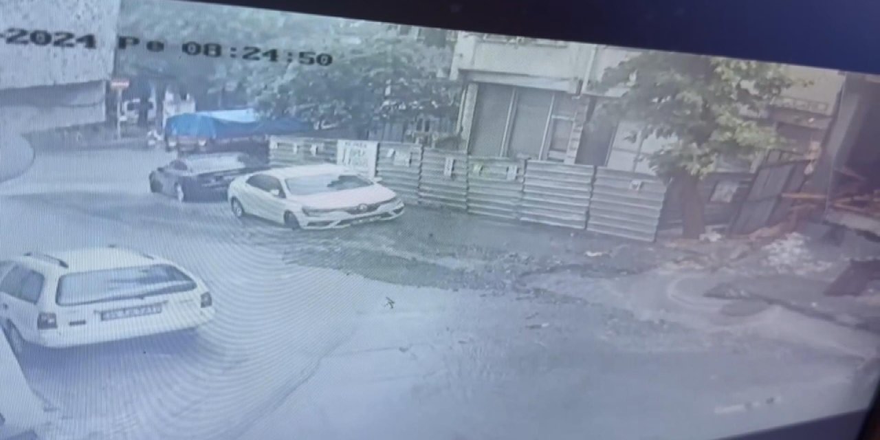 İstanbul - Bayrampaşa'da Yol Çöktü: Araçlar İçine Düştü