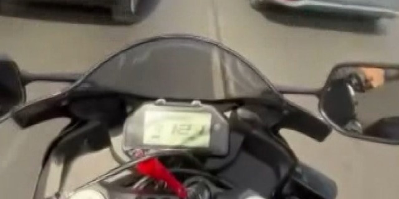 İstanbul - Bakırköy'de Motosikletlilerin Kaza Anı Kask Kamerasında