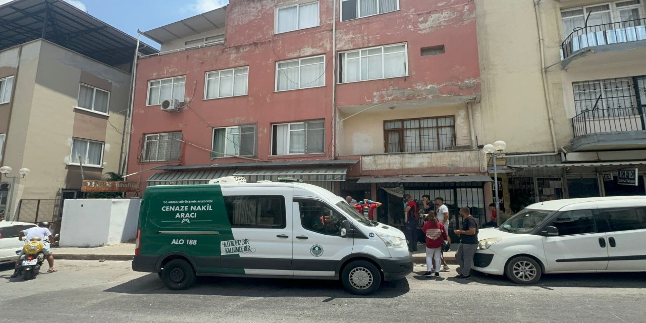 Kötü koku gelen evden ceset çıktı