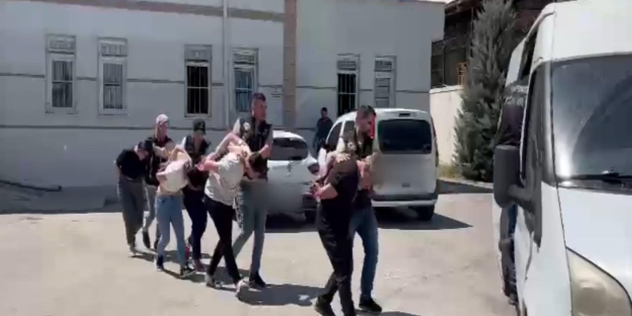 Markette Uyuşturucu Satışına 5 Gözaltı